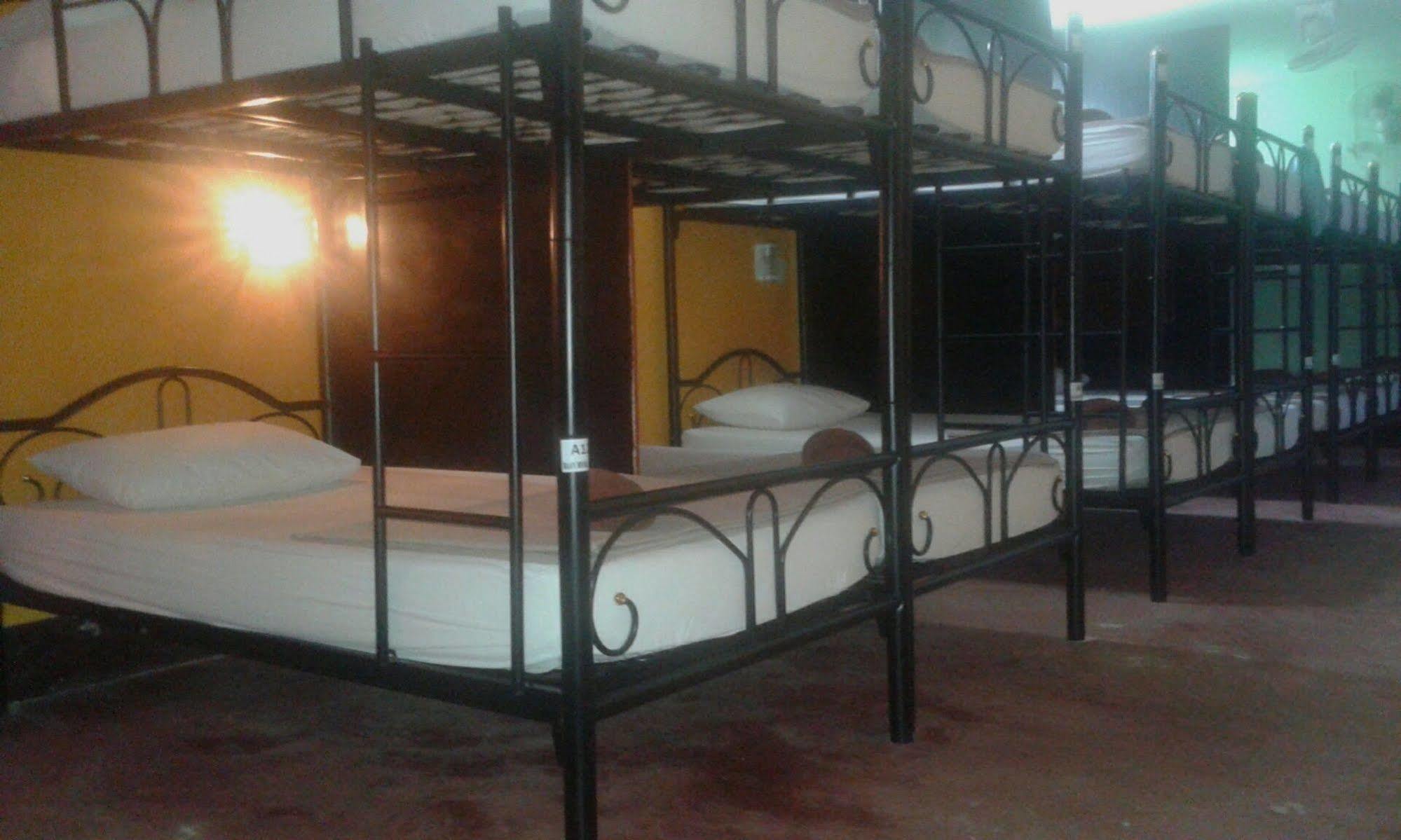 קו לנטה Baan Mook Anda Hostel מראה חיצוני תמונה